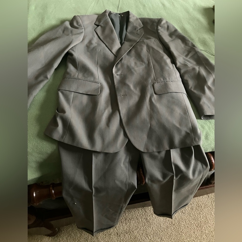 Men's Gray Suit